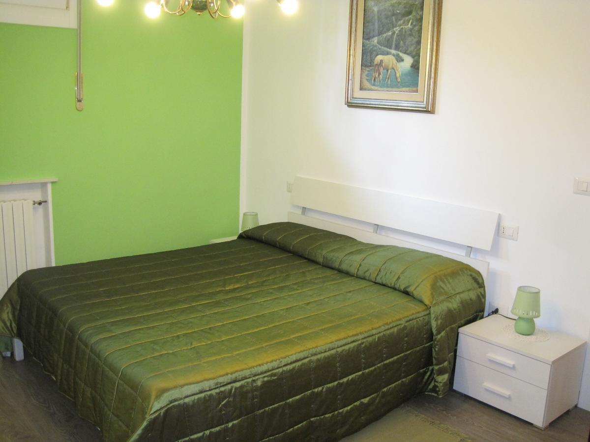Polinago Bed And Breakfast Lo Scrigno חדר תמונה